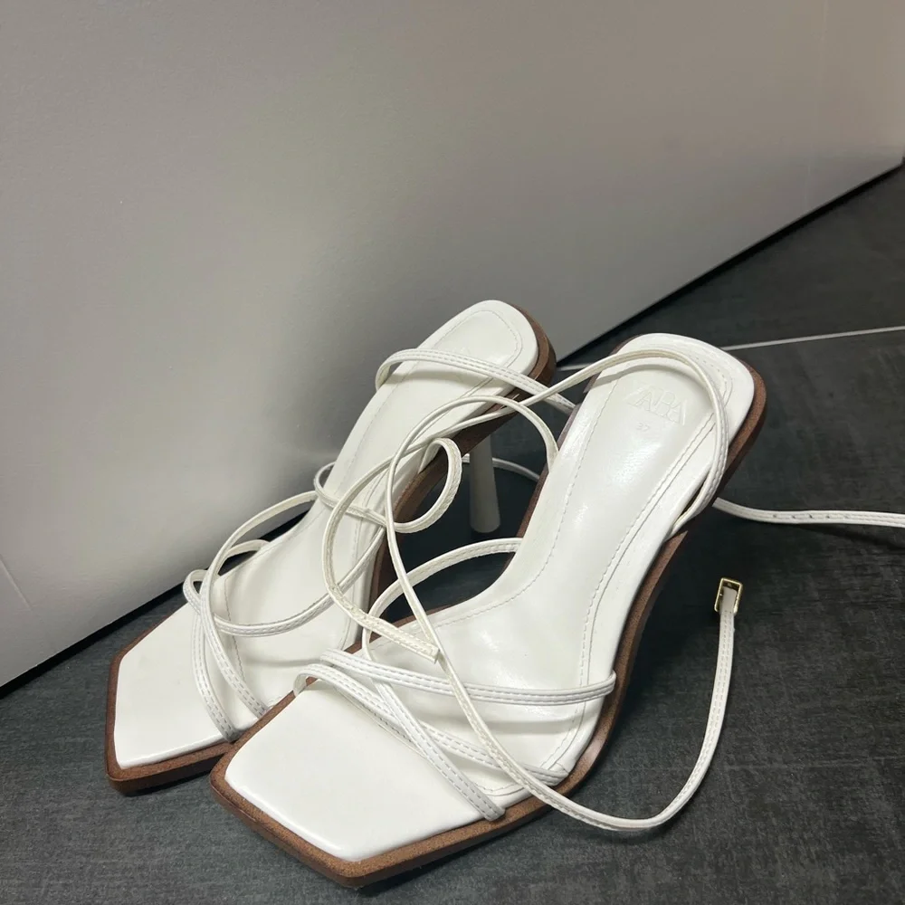 Zara strap heeled white sandals size 6.5